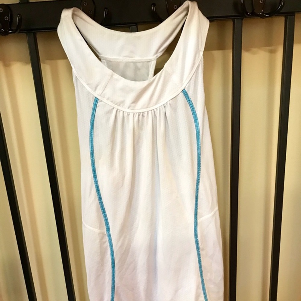 Lululemon white aqua mesh tank.